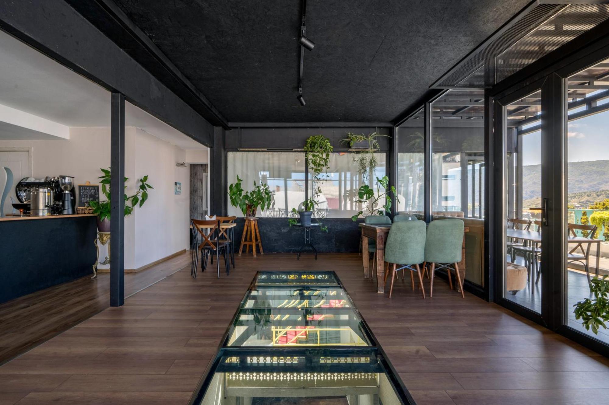 Hotel Tato & Coworking Space Tbilissi Extérieur photo